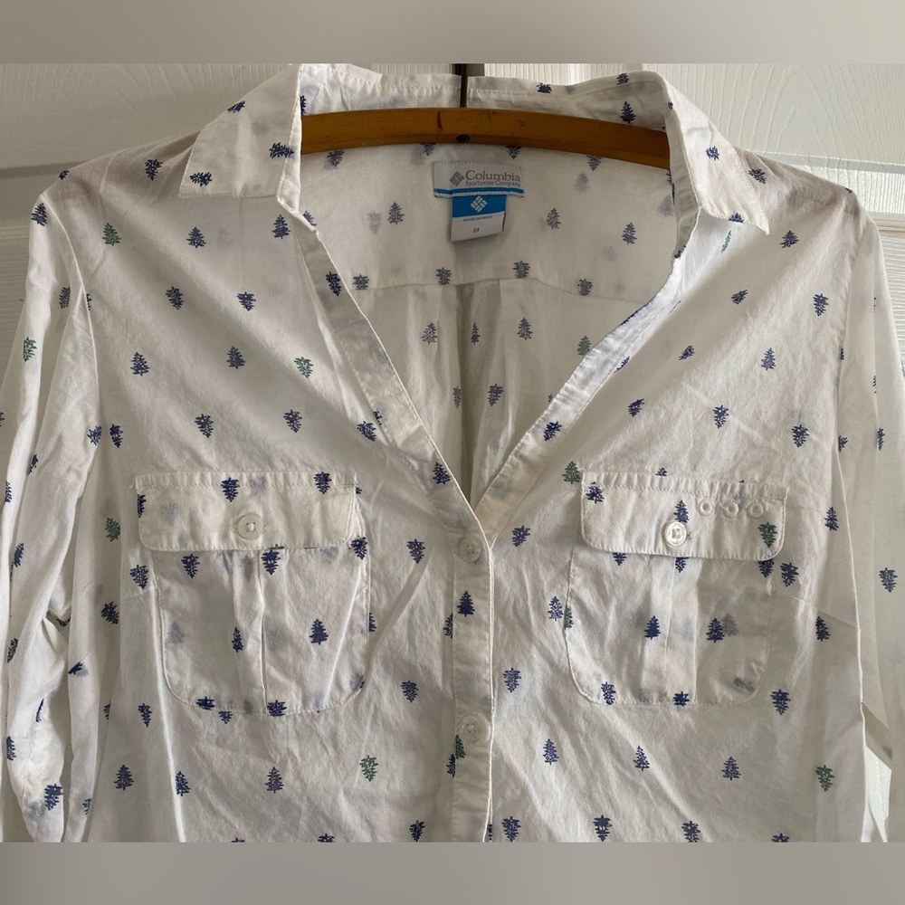 Columbia Sportswear button down shirt with tree pattern
